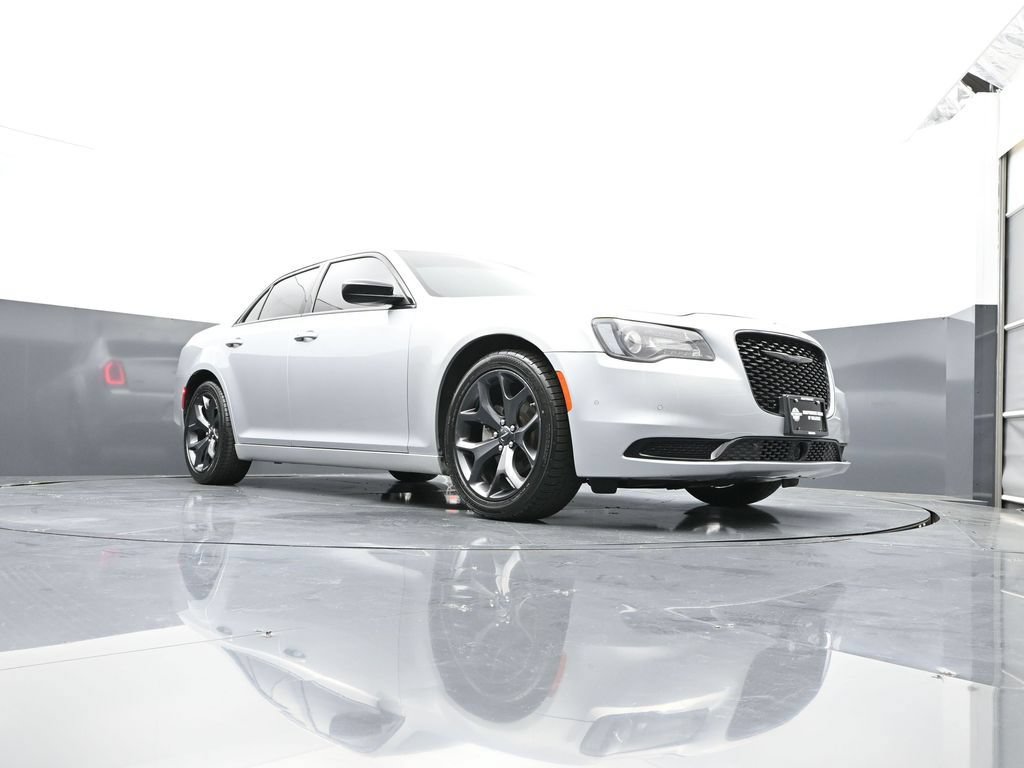 Used 2023 Chrysler 300 Touring w/ Safetytec Plus Group RWD image 50