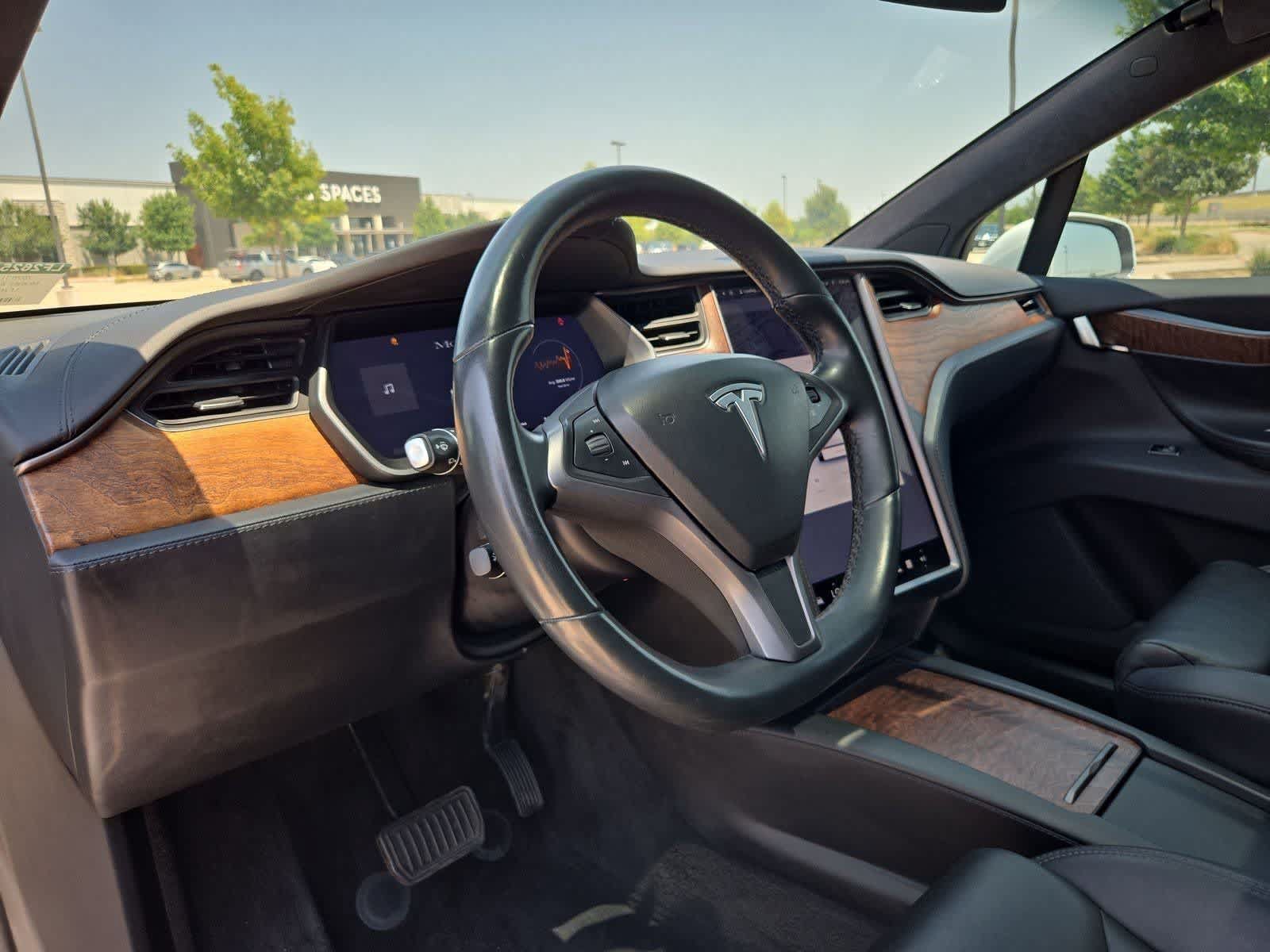 Used 2020 Tesla Model X Long Range AWD/4WD image 2