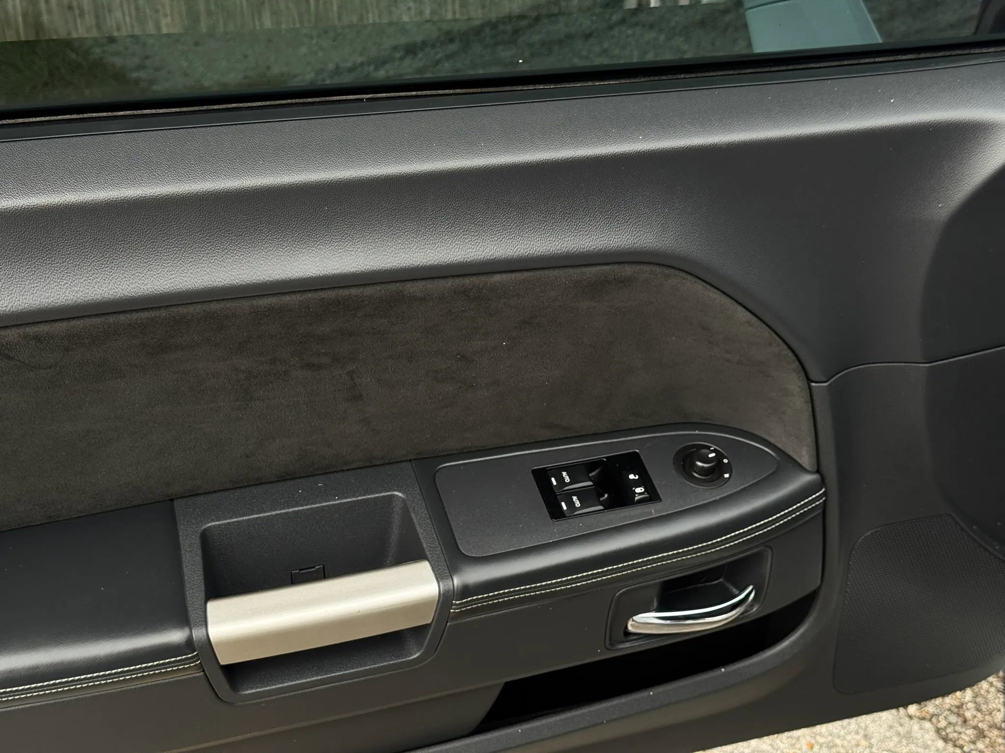 Used 2012 Dodge Challenger SRT8 RWD image 13