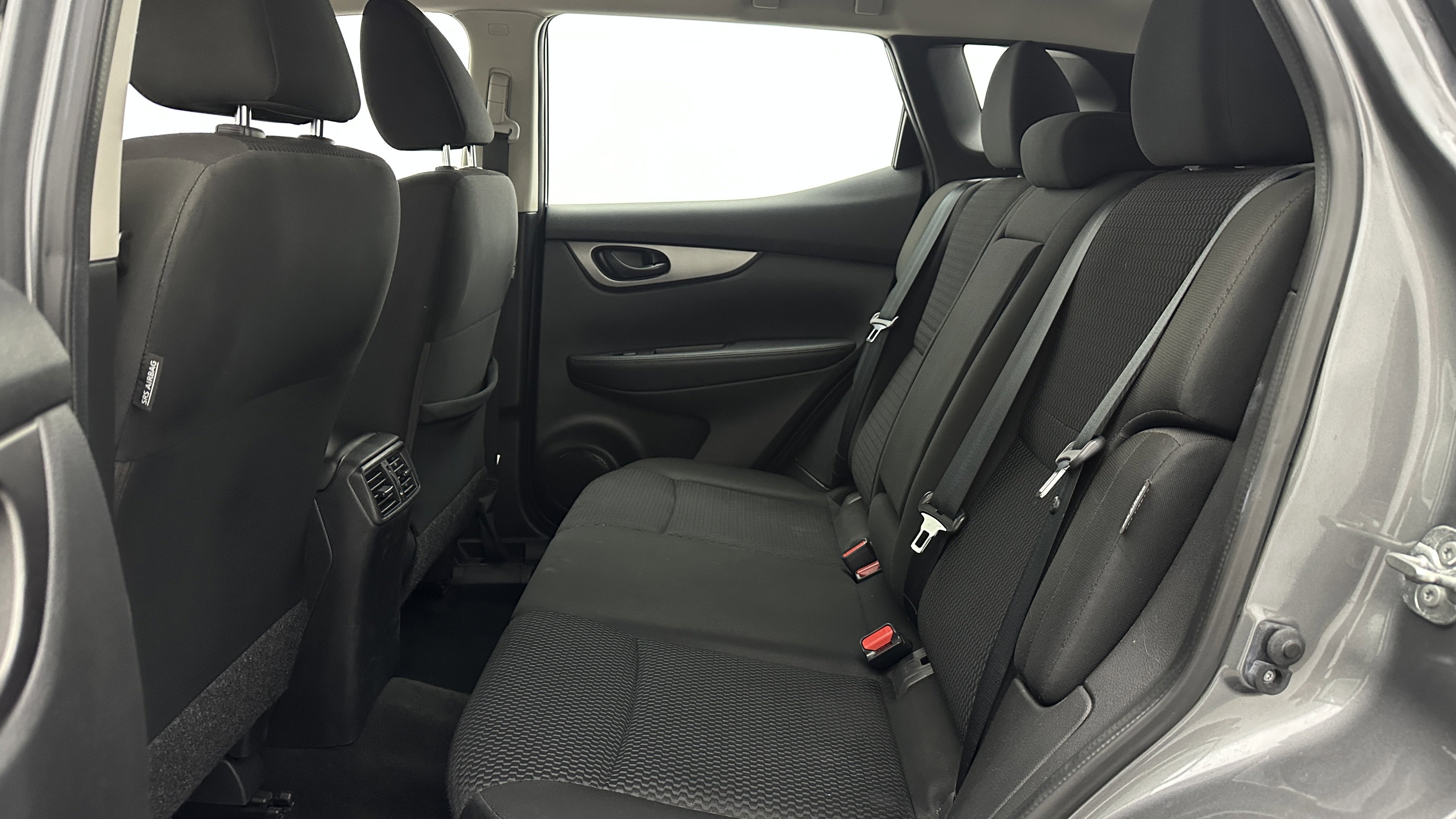 Used 2020 Nissan Rogue Sport S image 25