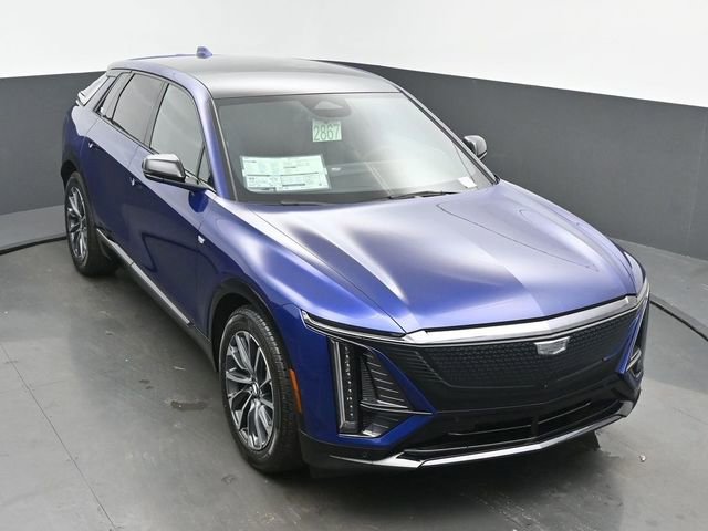 New 2026 Cadillac Lyriq Sport w/ LPO, Floor Liner Package AWD/4WD image 43