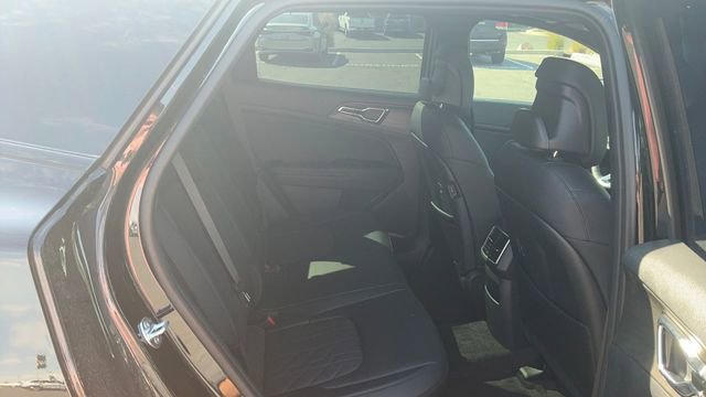 Used 2025 Kia Sportage X-Line image 32