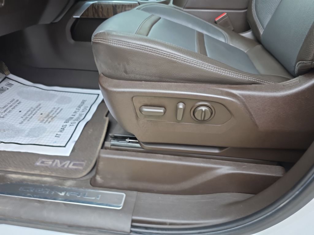 Used 2021 GMC Sierra 2500 Denali w/ Denali Ultimate Package image 16