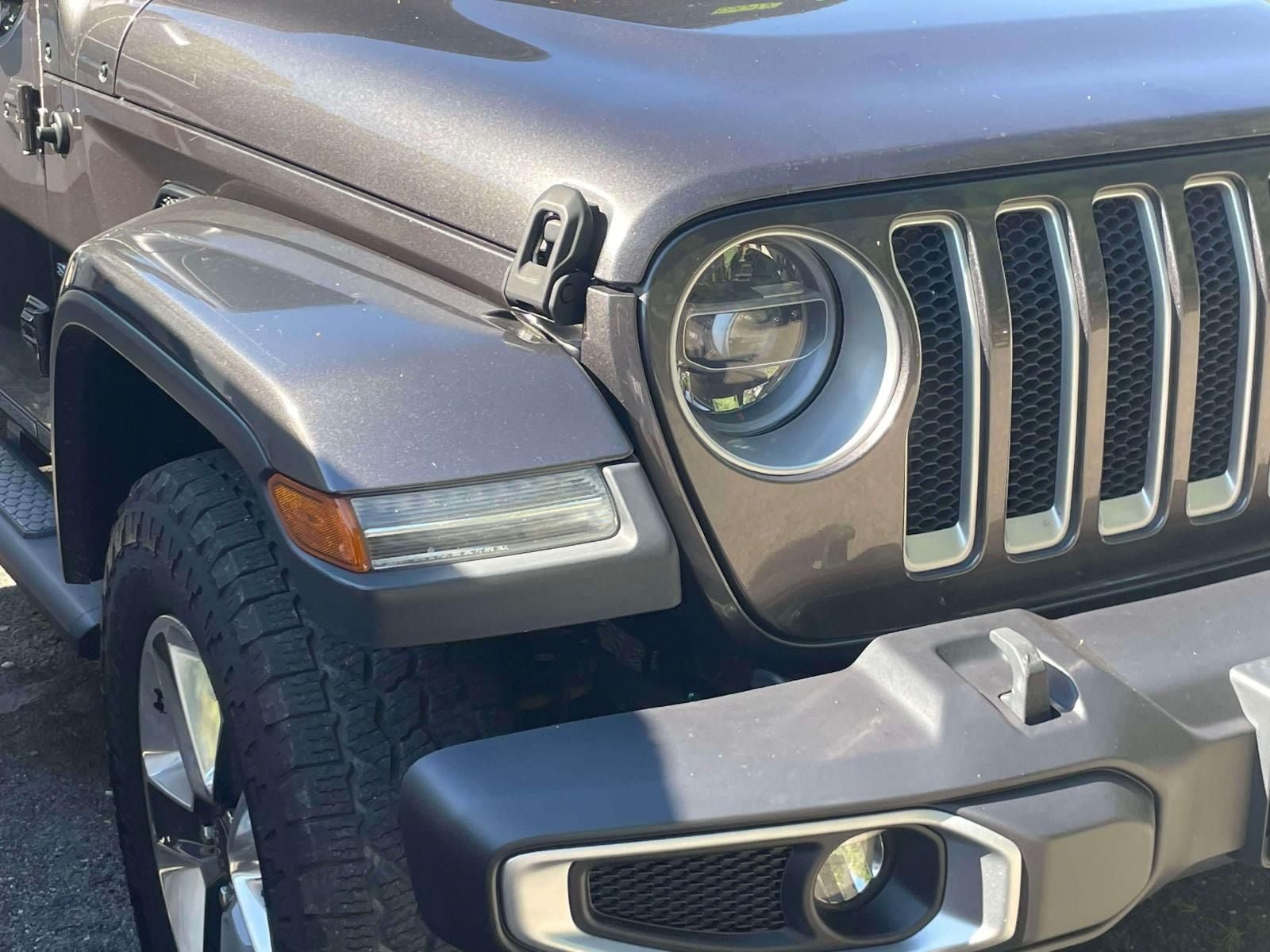 Used 2021 Jeep Wrangler Unlimited Sahara AWD/4WD image 8