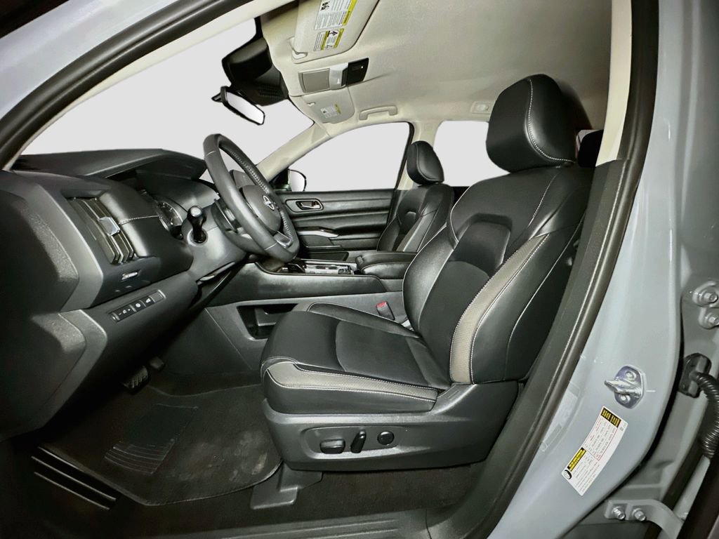 Used 2023 Nissan Pathfinder SL AWD/4WD image 20