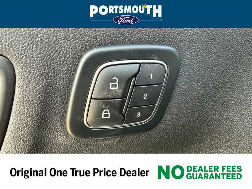 Used 2025 Ford Escape ST-Line Select w/ Tech Pack #2 image 24