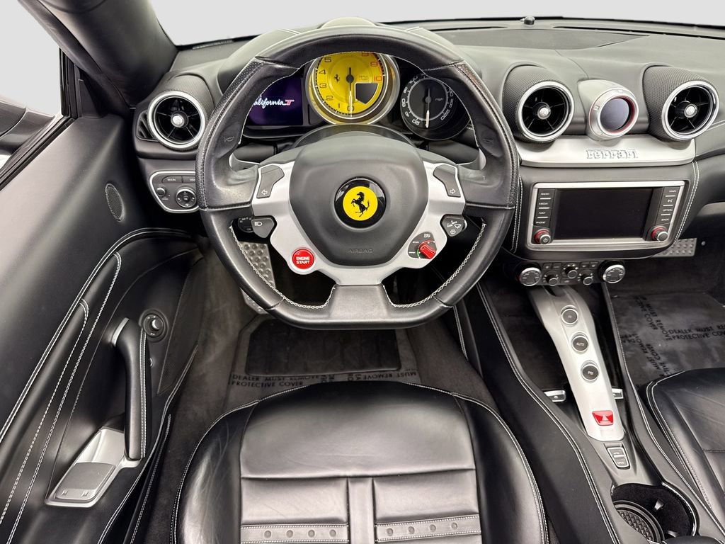 Used 2015 Ferrari California T RWD image 18
