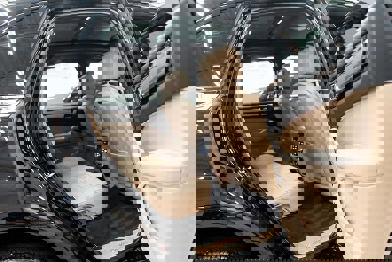 Used 2023 Porsche Cayenne Platinum Edition image 13