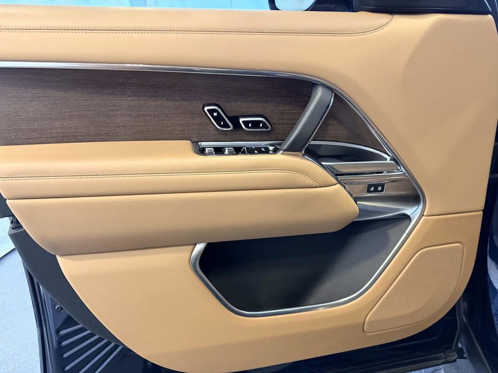 Used 2023 Land Rover Range Rover SE AWD/4WD image 15