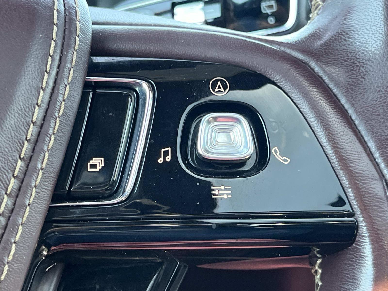 Used 2020 Lincoln Aviator Black Label w/ Dynamic Handling Package AWD/4WD image 30