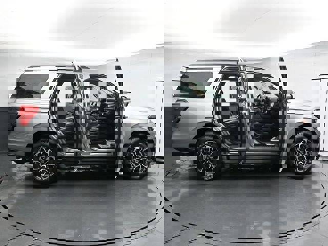 Used 2024 Ford Expedition XLT AWD/4WD image 40