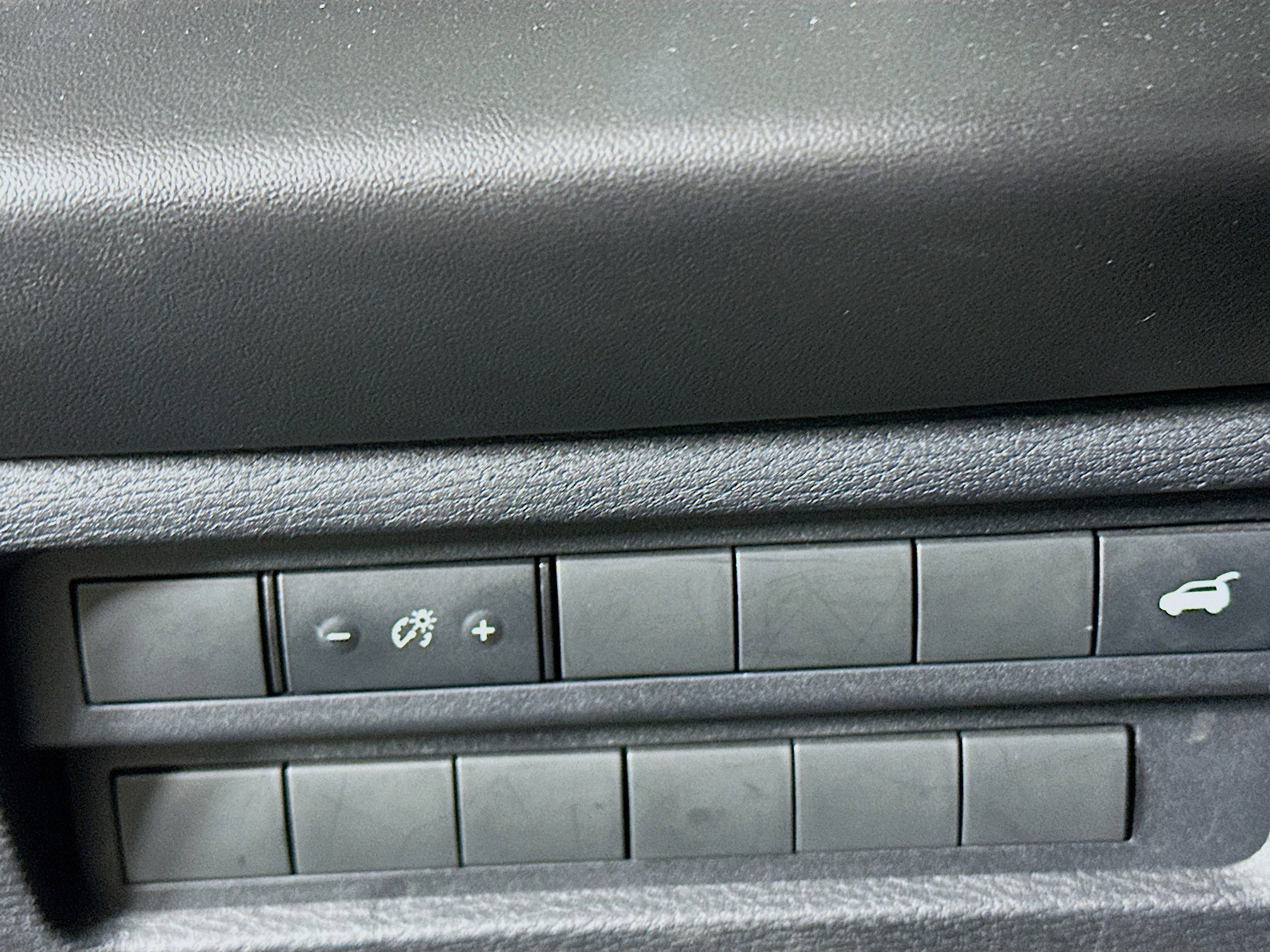 Used 2024 Mitsubishi Outlander SE image 16