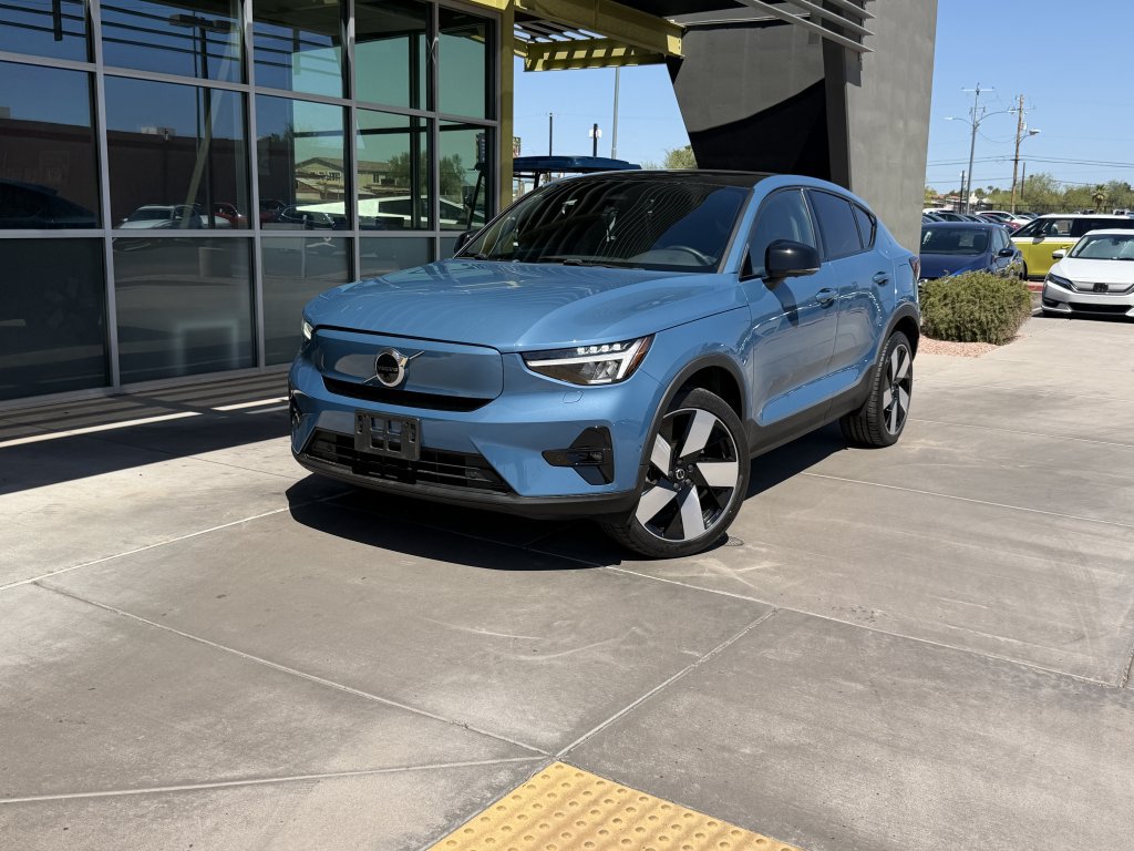 Used 2023 Volvo C40 P8 Recharge Ultimate AWD/4WD image 2
