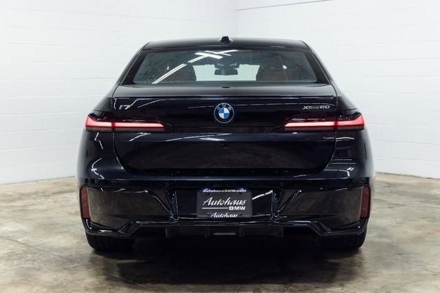 Used 2025 BMW i7 xDrive60 w/ Executive Package image 13