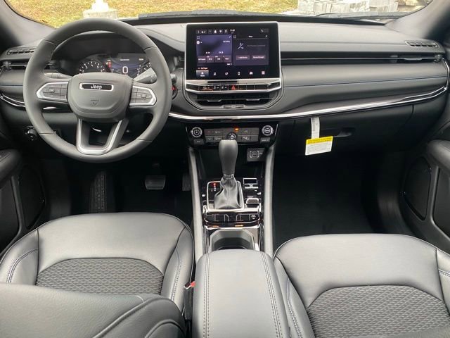 New 2026 Jeep Compass Latitude AWD/4WD image 33