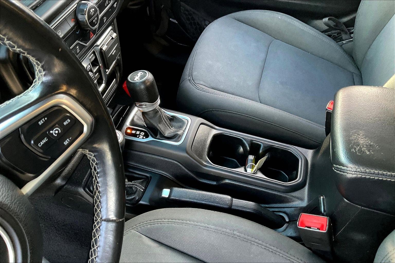 Used 2019 Jeep Wrangler Unlimited Sahara image 14