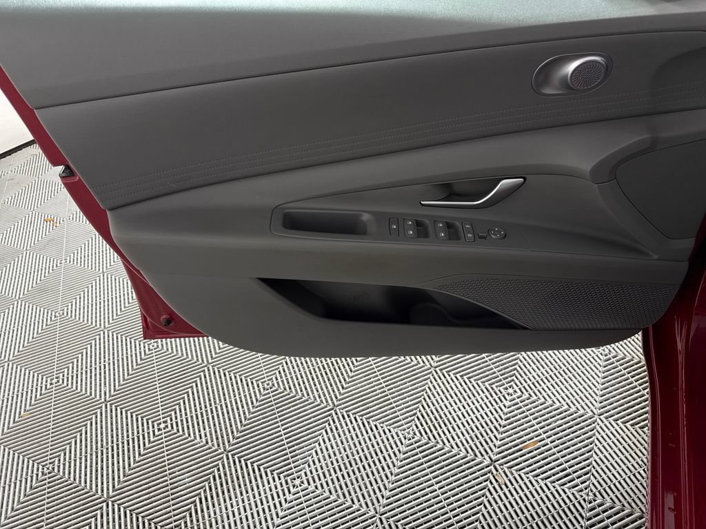 Certified 2021 Hyundai Elantra SEL FWD image 9