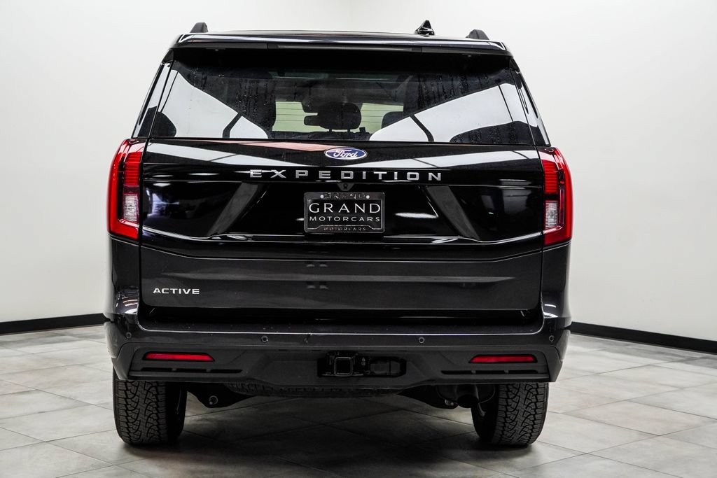 Used 2025 Ford Expedition Active AWD/4WD image 9