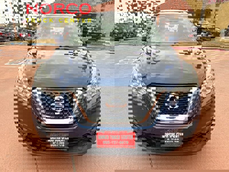 Used 2019 Nissan Kicks SV image 4