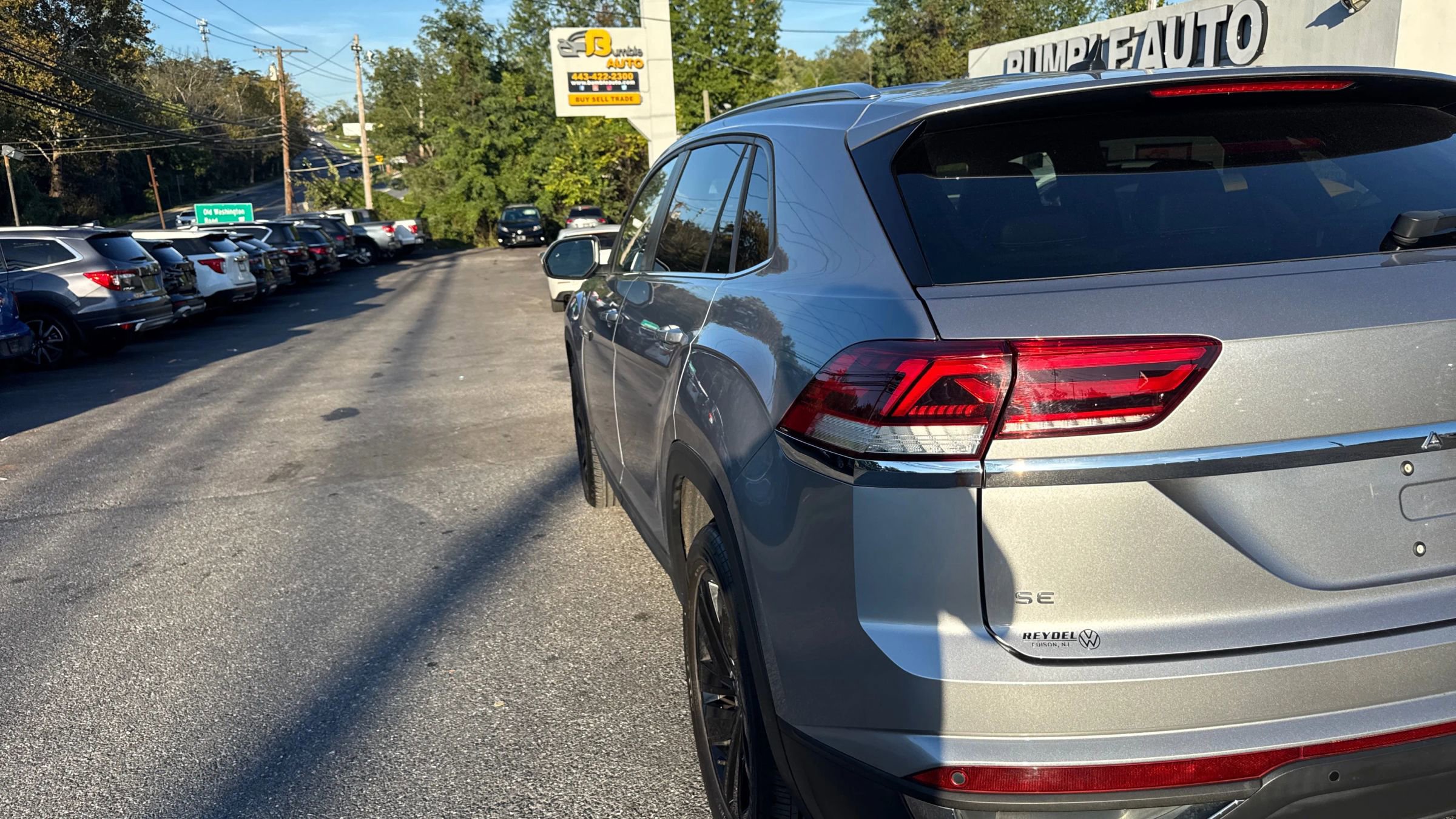 Used 2023 Volkswagen Atlas Cross Sport SE w/ Black Wheel Package image 17