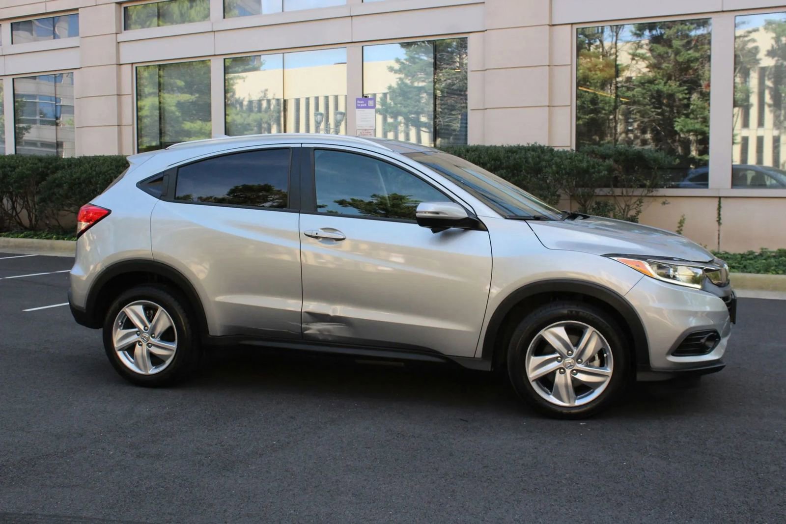 Used 2020 Honda HR-V EX image 2
