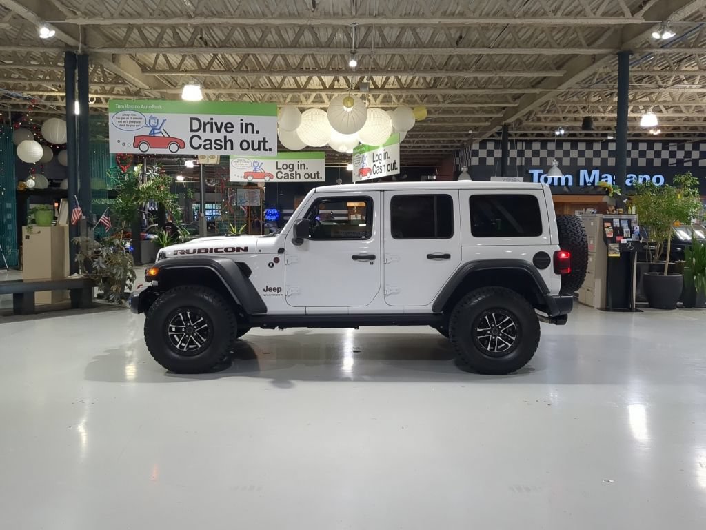 Used 2024 Jeep Wrangler Unlimited Rubicon w/ XTREMEE 35" Tire Package AWD/4WD image 11