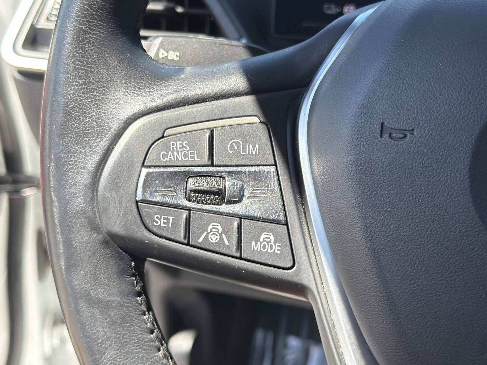 Used 2023 BMW i4 eDrive40 RWD image 9