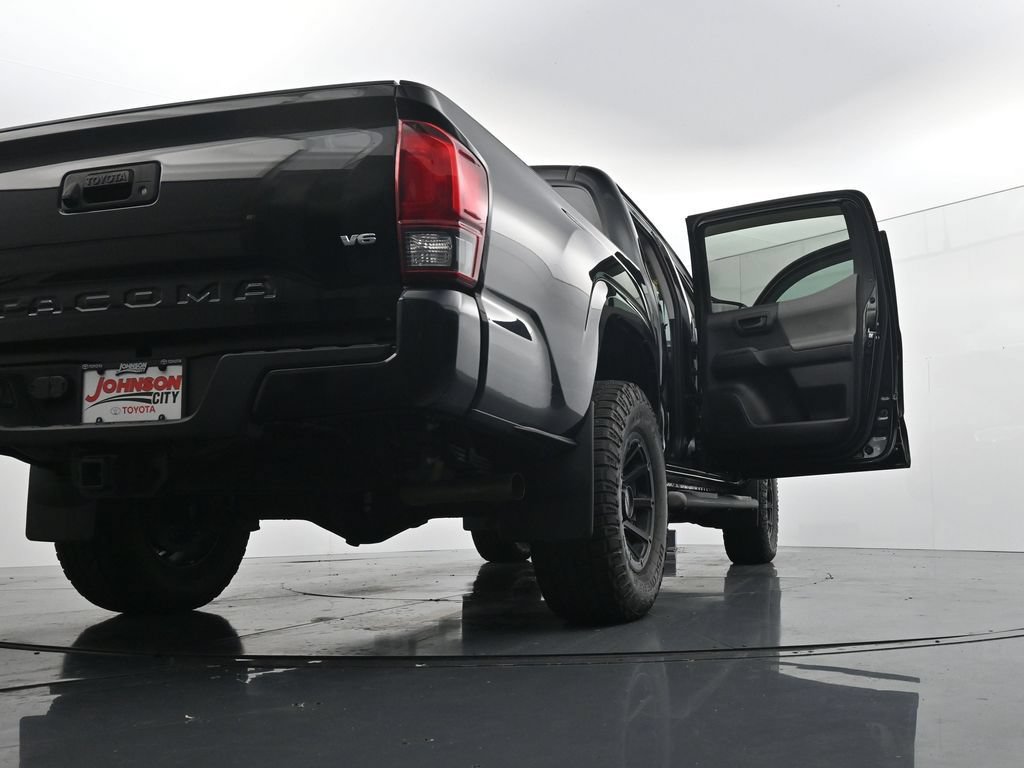Used 2020 Toyota Tacoma SR AWD/4WD image 40