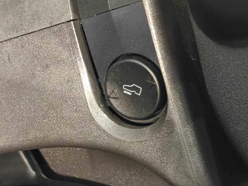 Used 2012 Ford F350 Lariat AWD/4WD image 9