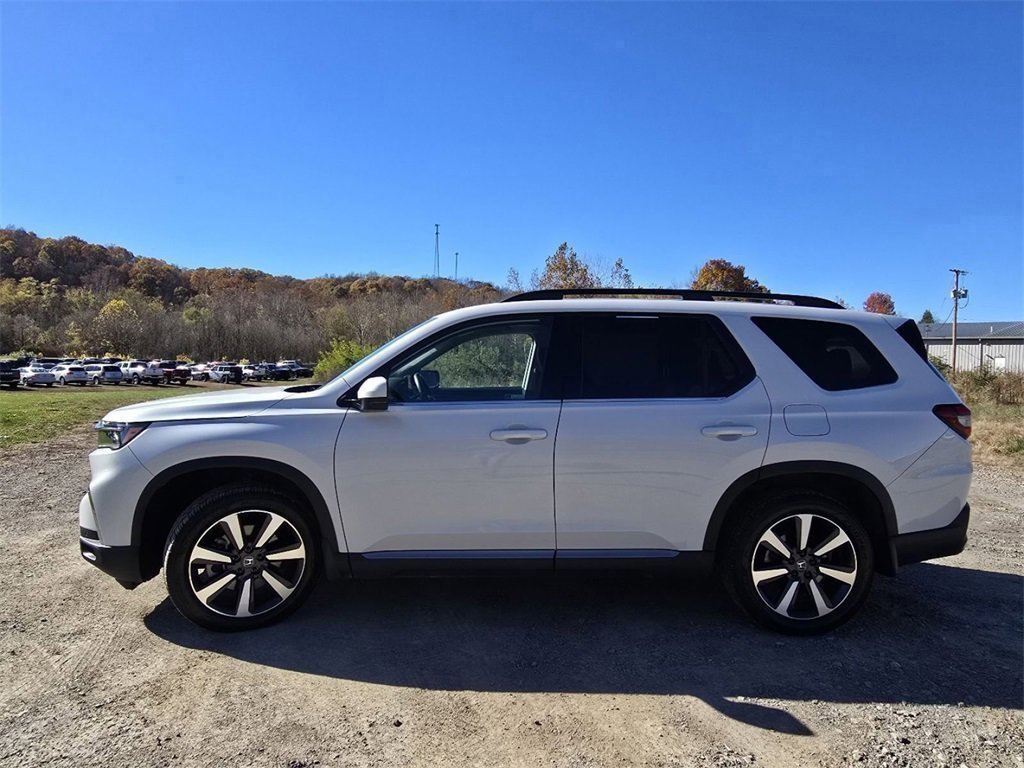 Used 2023 Honda Pilot Touring image 11