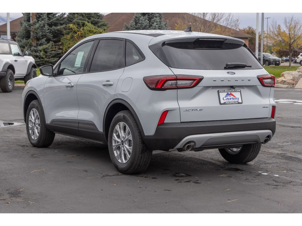 Used 2025 Ford Escape Active w/ Cold Weather Package image 5