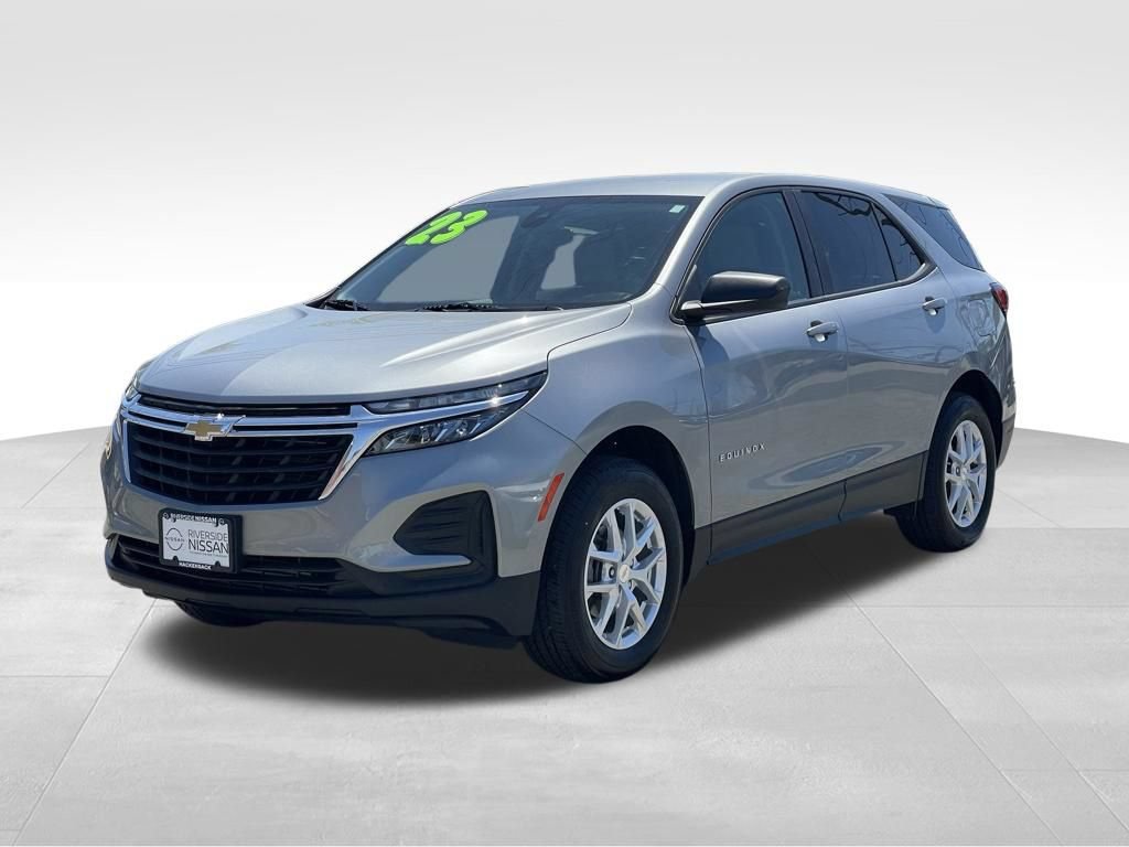 Used 2024 Chevrolet Equinox LS w/ LS Convenience Package AWD/4WD image 2