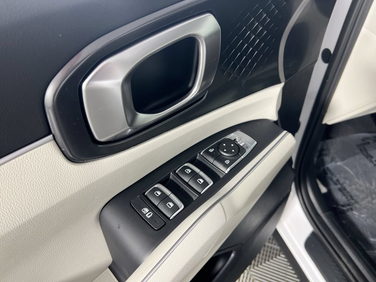 New 2026 Kia Sorento S w/ S Panoramic Sunroof Package FWD image 14