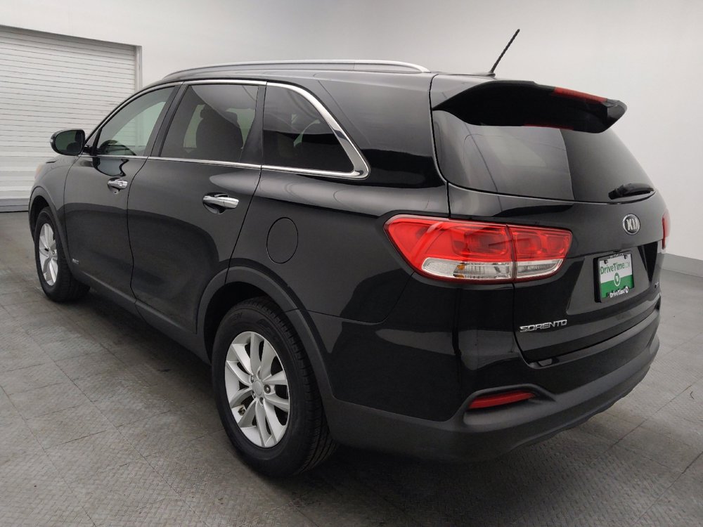 Used 2017 Kia Sorento LX image 5