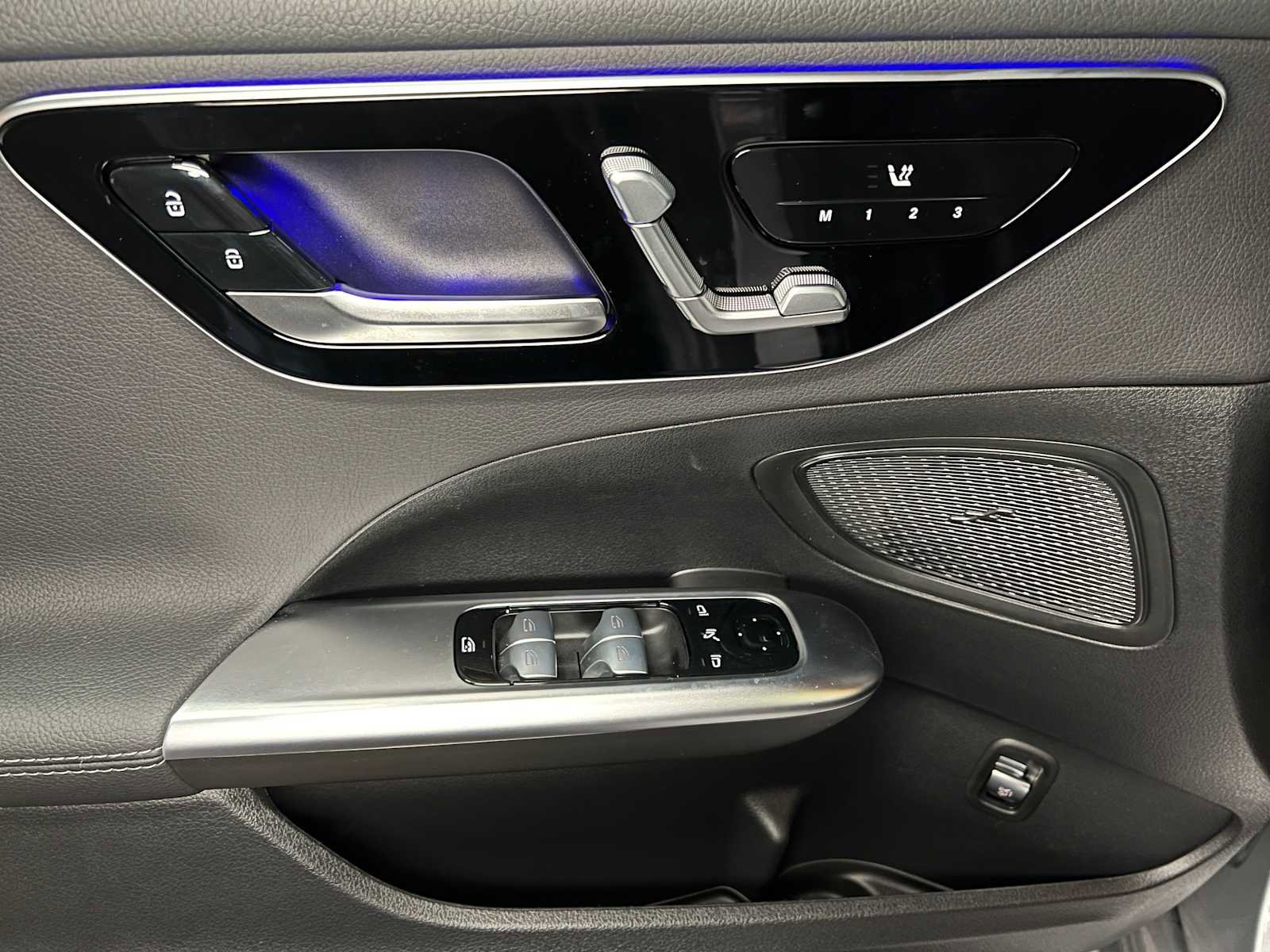 Used 2025 Mercedes-Benz C 300 4MATIC Sedan image 23