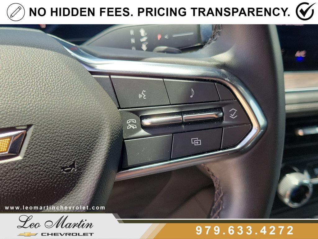 Used 2025 Chevrolet Suburban LT RWD image 24