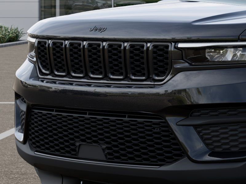 New 2025 Jeep Grand Cherokee 4WD image 11