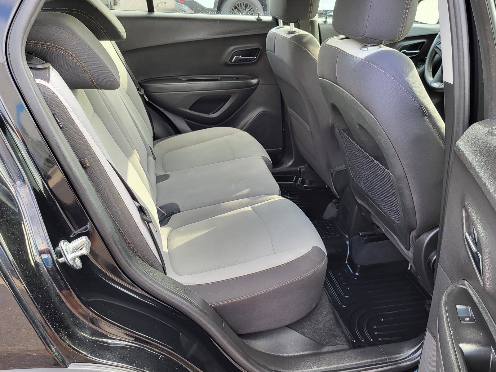 Used 2018 Chevrolet Trax LS w/ LPO, Cargo Package FWD image 11