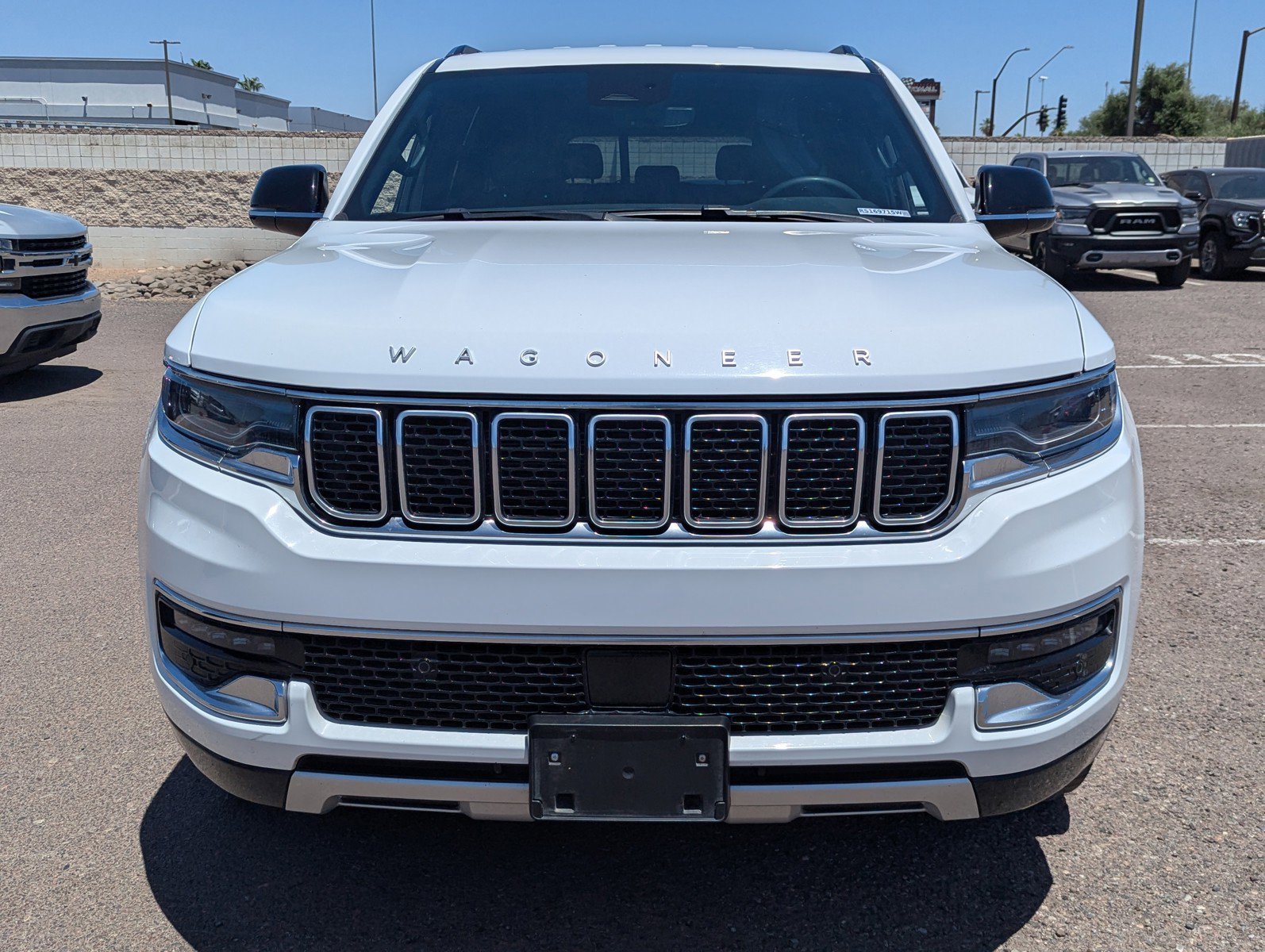 Used 2024 Jeep Wagoneer L Series II w/ Flexible Seating Group RWD image 8