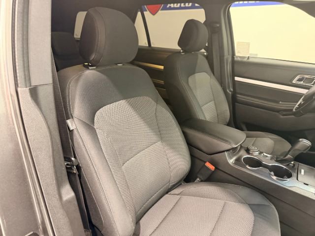 Used 2017 Ford Explorer XLT w/ Equipment Group 201A image 42