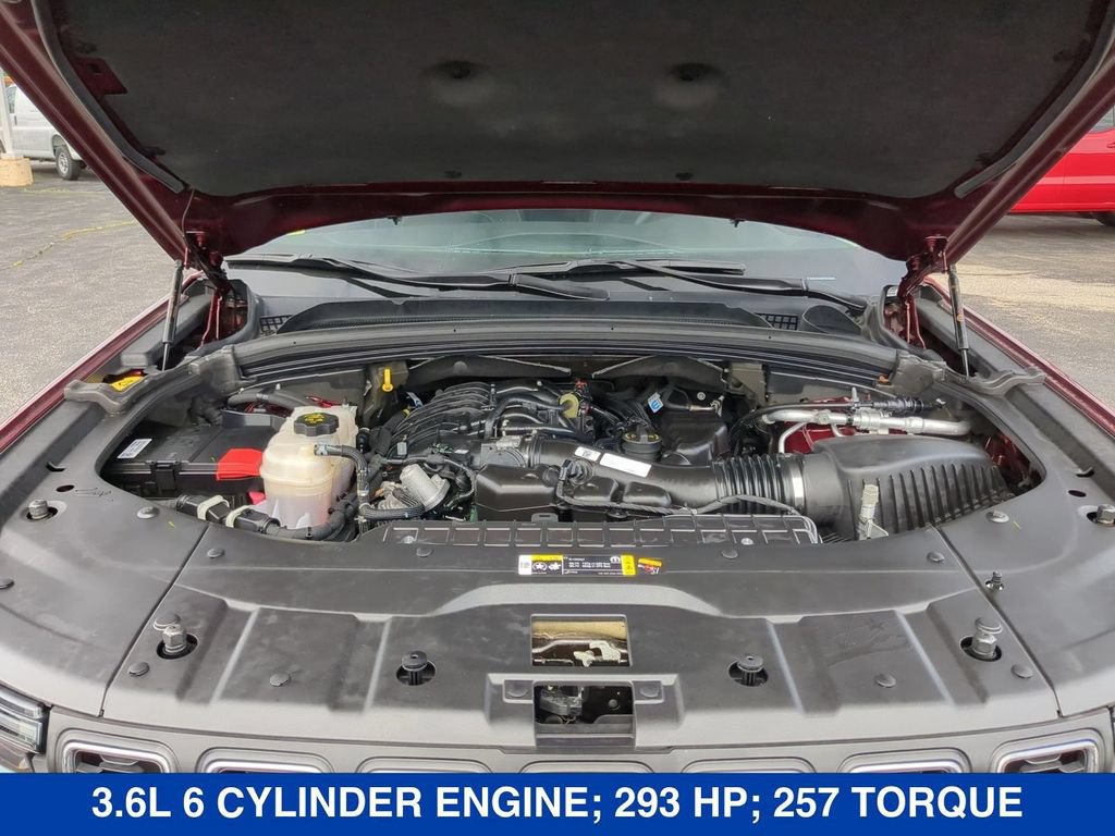 Used 2023 Jeep Grand Cherokee Laredo AWD/4WD image 23