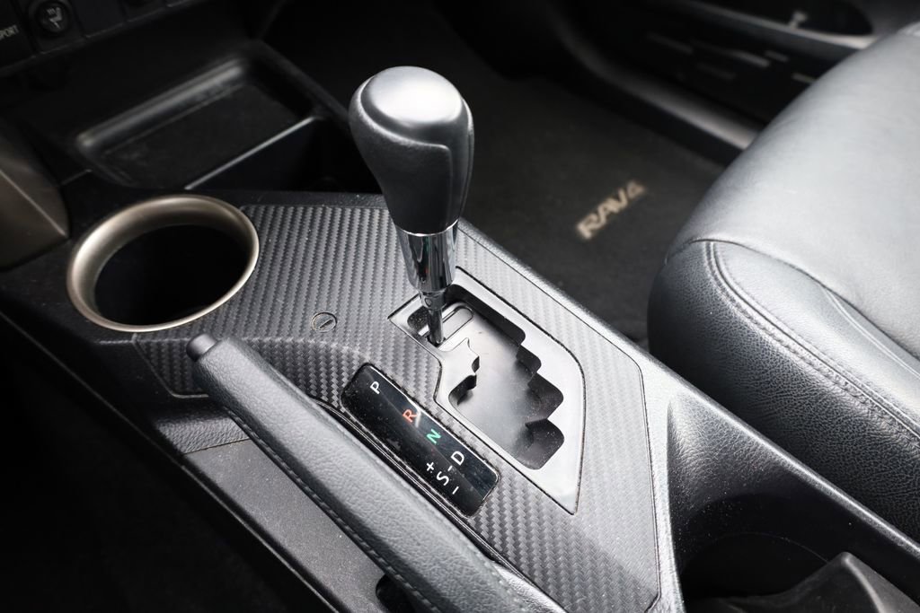 Used 2015 Toyota RAV4 LE image 15