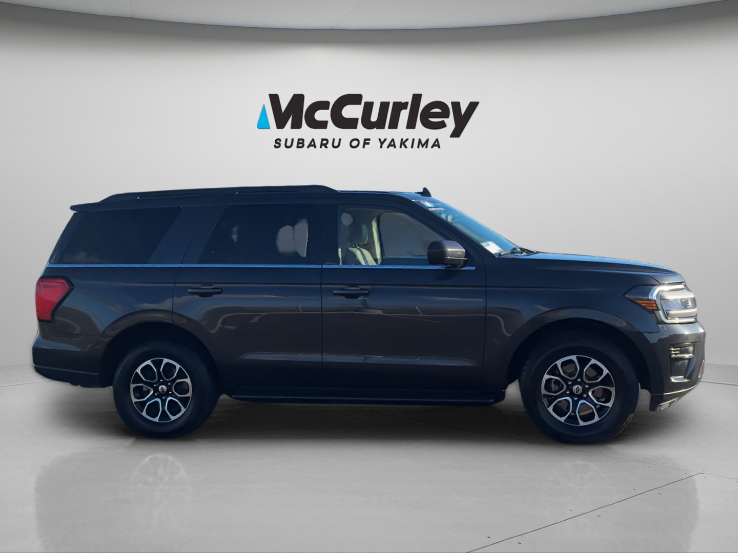 Used 2024 Ford Expedition XLT image 11