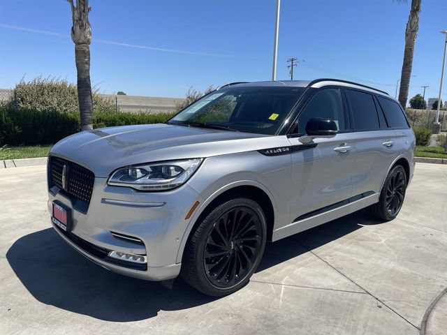Used 2023 Lincoln Aviator Reserve w/ Equipment Group 201A AWD/4WD image 4