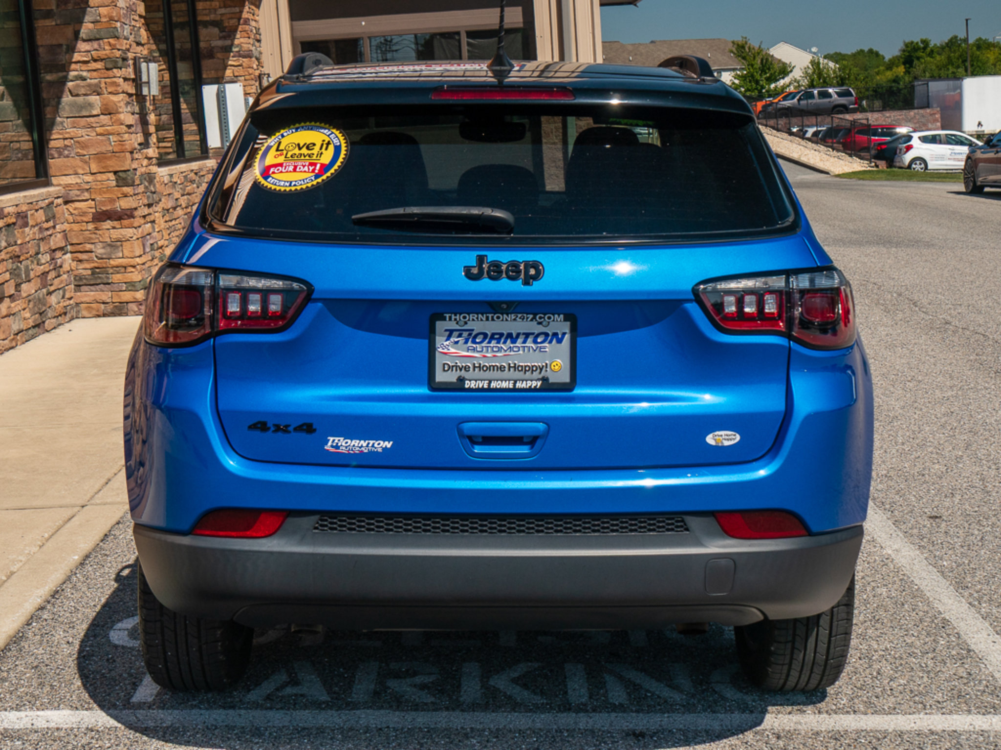 Used 2023 Jeep Compass Latitude w/ Sun and Sound Group AWD/4WD image 4
