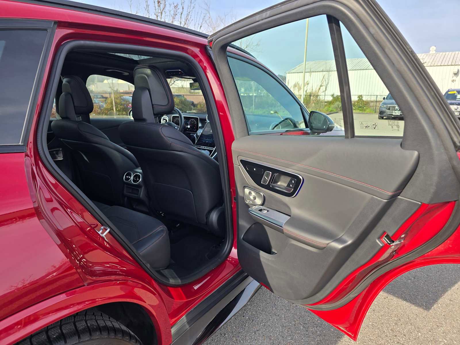 Used 2024 Mercedes-Benz GLC 43 AMG 4MATIC image 14