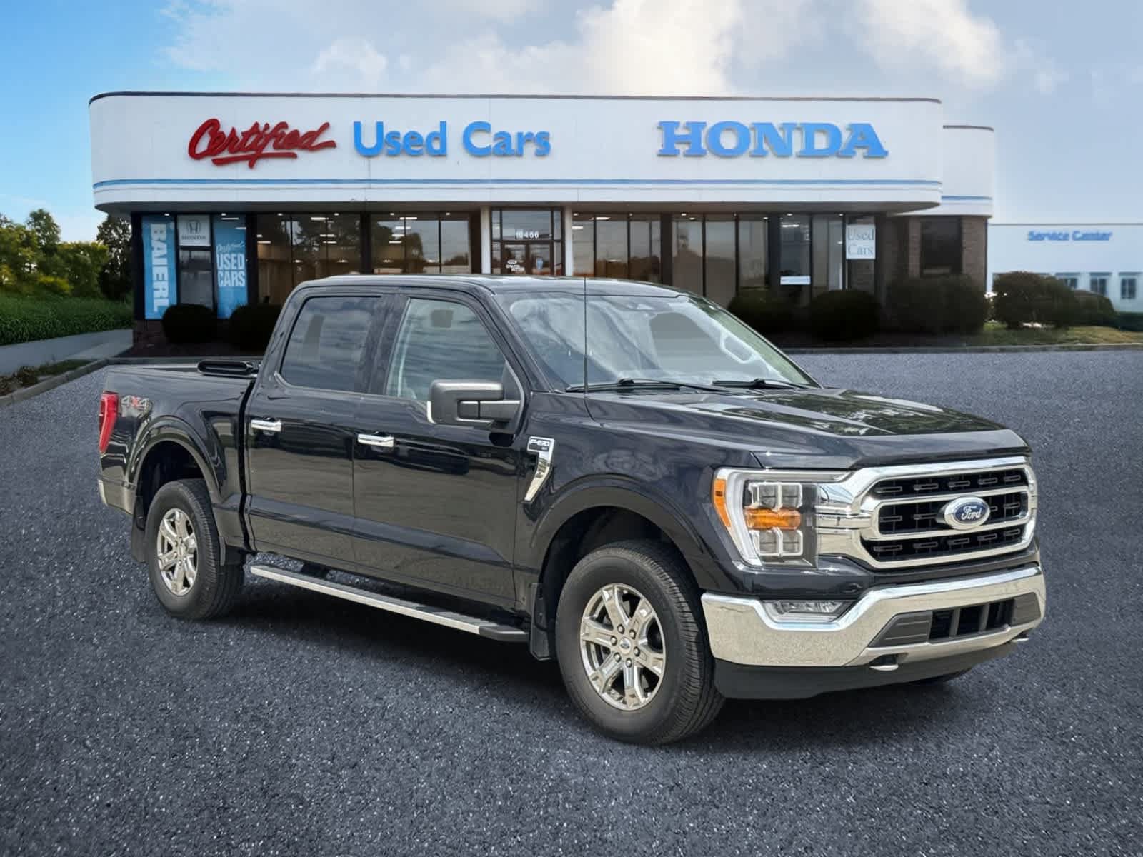 Used 2021 Ford F150 XLT w/ Equipment Group 302A High AWD/4WD image 7