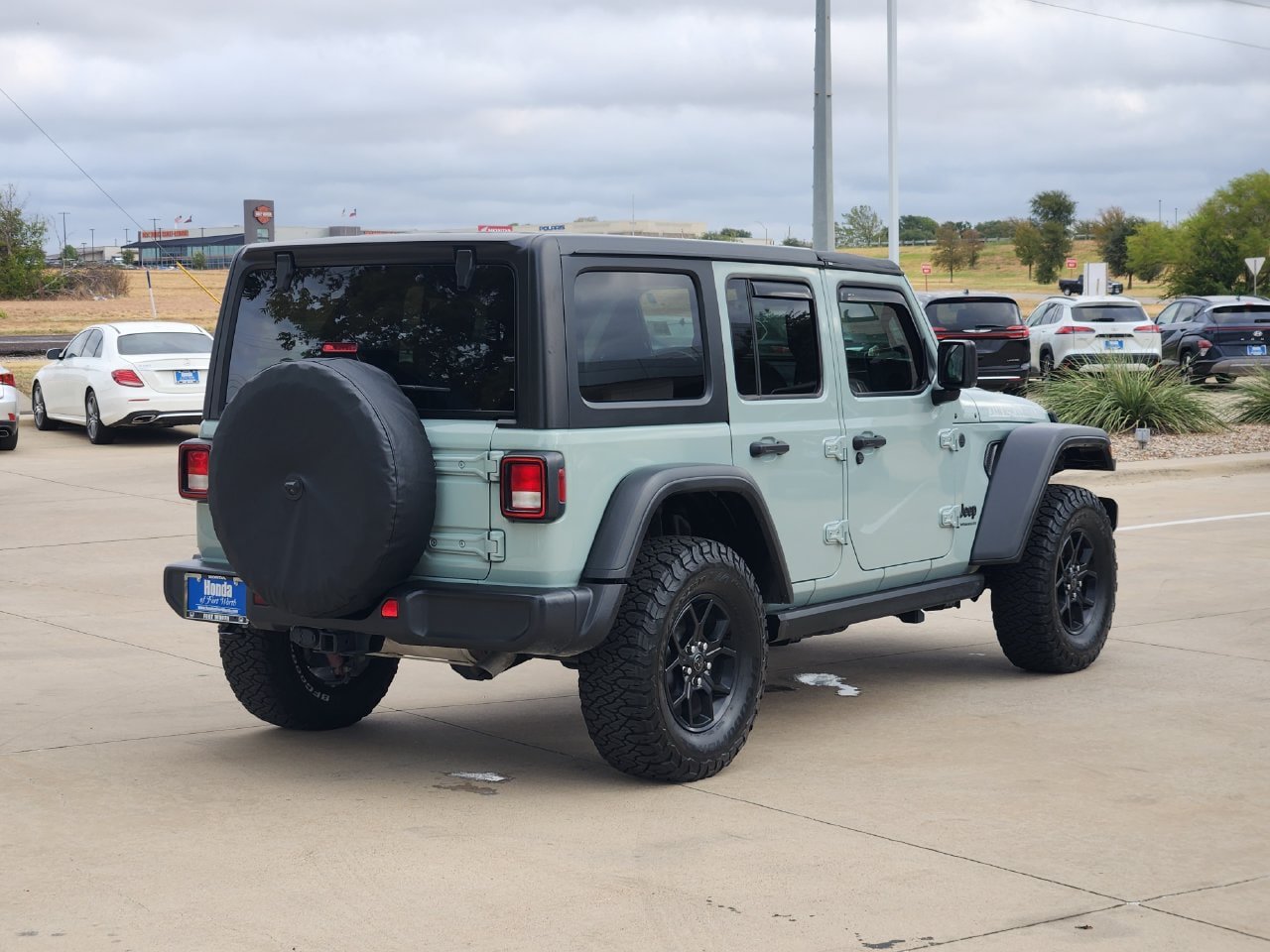 Used 2024 Jeep Wrangler Unlimited Sport AWD/4WD image 6