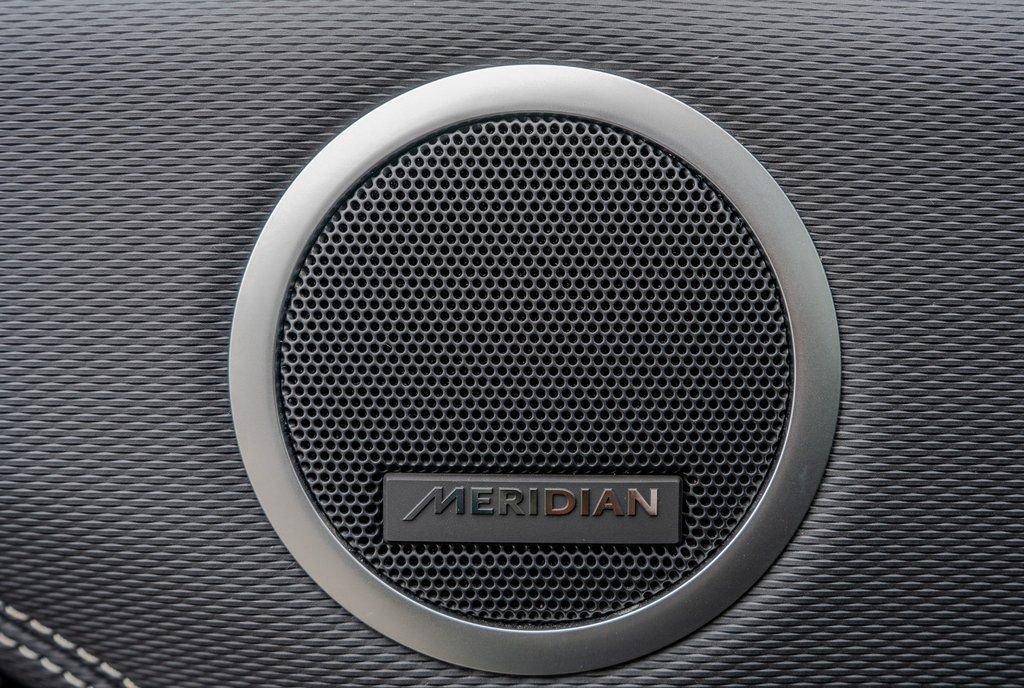 Used 2023 Land Rover Discovery S R-Dynamic image 16