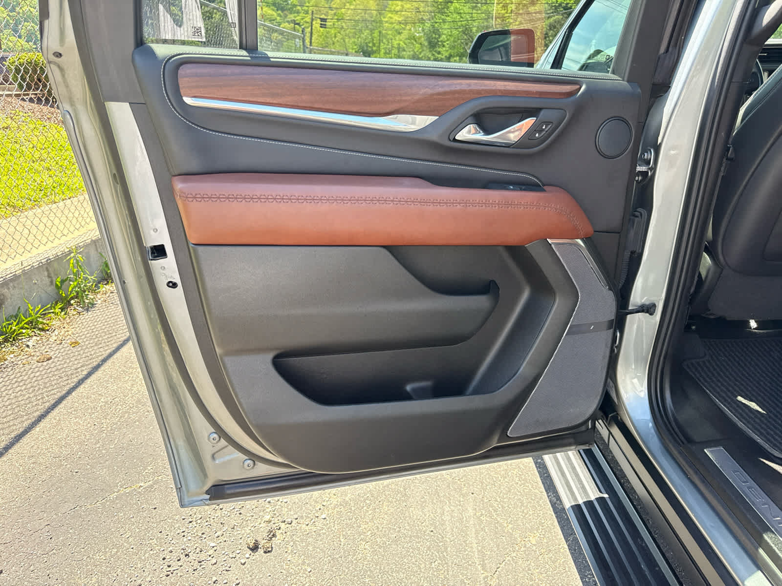 Used 2023 GMC Yukon XL Denali Ultimate AWD/4WD image 22